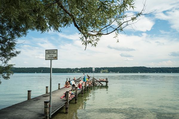 Blick auf Steg am Starnberger See